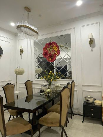 Chủ gia đình đang ở bán nhà riêng để chuyển nơi công tác. 7539947