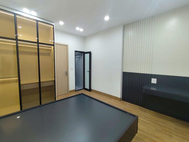 Nhà đẹp giá 6.3 tỷ ,  dân xây phố minh khai hộ khẩu hai bà 7540900