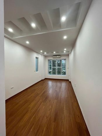 Cho thuê nguyên căn trần khát chân, nhà mới sát phố, 38m 7545352