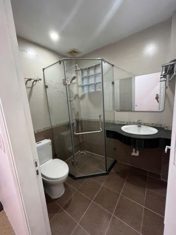 Cho thuê nguyên căn trần khát chân, nhà mới sát phố, 38m 7545354