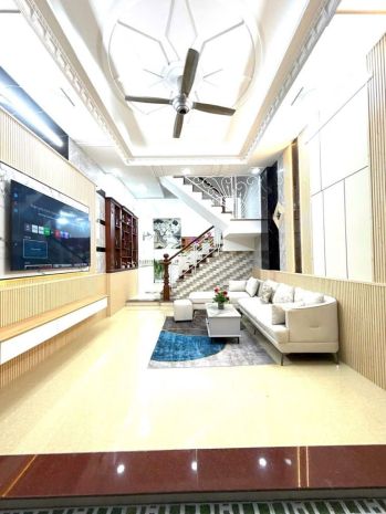 Nhà đẹp 4 tầng  nhỉnh 5 tỏi q.12 7545763
