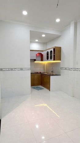 Nhà cách chỗ đậu oto vài bước chân hưng phú p10q8 7546927