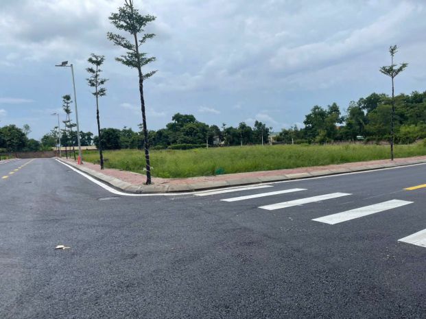 Chỉ 1km tới đhqg  104,7m2 full thổ cư giá chỉ 4x triệum2 7548304