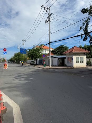 Bán 6.125m² đất + nhà xưởng, mặt tiền đường huỳnh tấn phát, 7548813