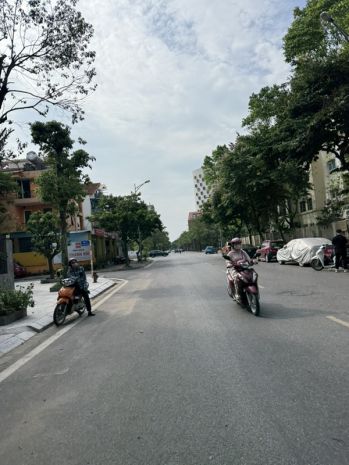 Bán biệt thự việt hưng 200m2- 3 tầng thô- mặt tiền 10m-  ở 7550277