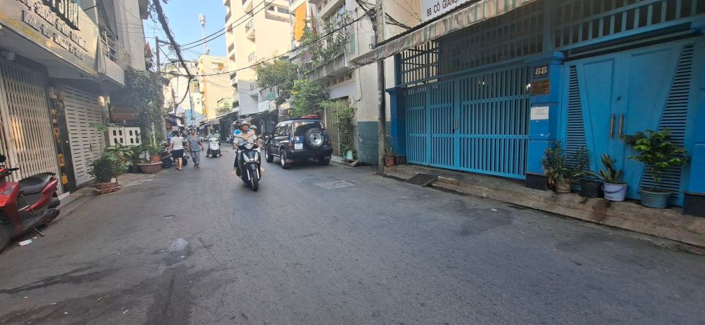 Nhà 3 tầng ngang 4,5m rộng rãi, cách mặt tiền đường cô 7551132