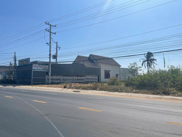 Đất giảm 50 10m x 50m mặt tiền nguyễn chí thanh - lagi 300 7552299
