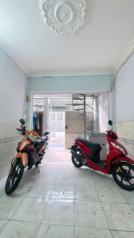 Nhà 4 tầng đúc 3 mặt tiền hẻm phạm thế hiển p4 q.8 p. 7552370