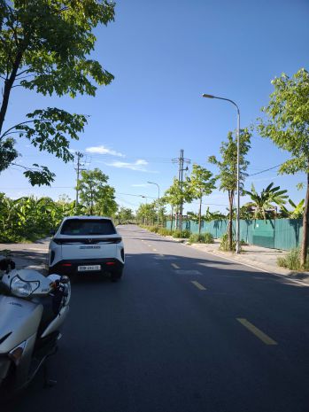 Lô góc đường rộng 40m, vỉa hè đá bóng. khu đất đấu giá 7553129