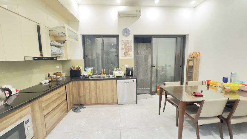 Chính chủ bán nhà phố lạc trung, mặt tiền 5.6m, 6 tầng 7554025