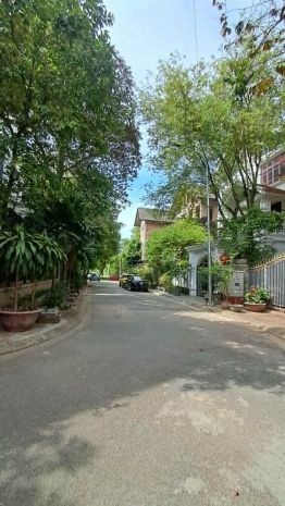 Bán biệt thự sài đồng 200m2- 4 tầng lô góc- view thoáng- 4x 7554063