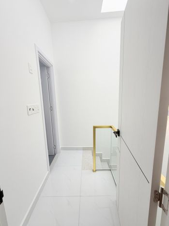Nhà mới đẹp cạnh mặt tiền trung tâm tân bình, 2 tầng kiên 7555815