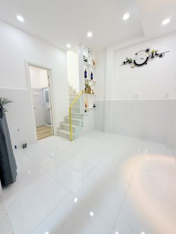 Nhà mới đẹp cạnh mặt tiền trung tâm tân bình, 2 tầng kiên 7555817