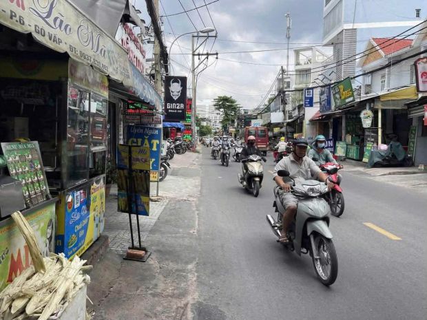 Sang tiệm nước  chuối chiên sát 2 trường đại  học và cao 7555902