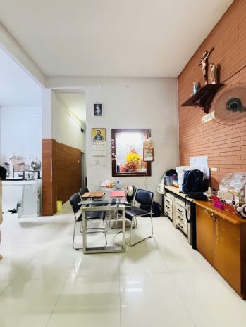 Bán nhà  ngang khủng hơn 6m - hẻm xe hơi - 2 tầng- nhỉnh 7 7557777