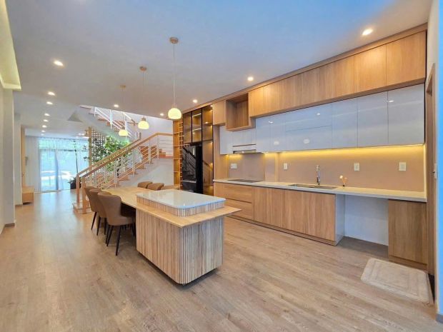 Nhà 3 tầng trung tâm hải châu  dòng tiền 17 triệutháng 7560090