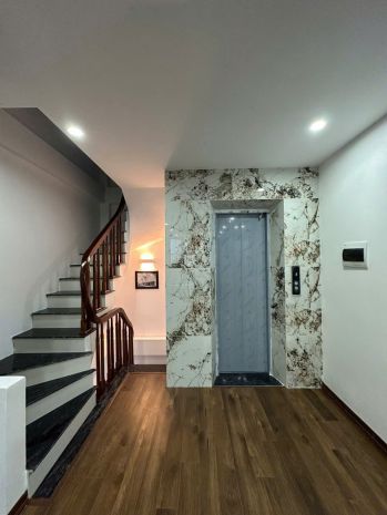 Cần bán gấp nhà 6 tầng lai xá,full nội thất,thang máy nhập 7561210