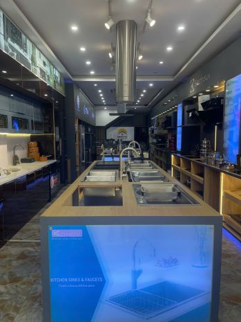 Cho thuê shophouse 6 tầng  mặt tiền 5m  vị trí đắc địa 7564506