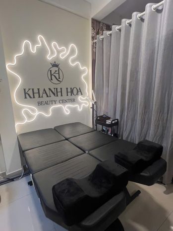 Sang nhượng gấp tiệm nail  mi  gội  makeup quận bình 7565782