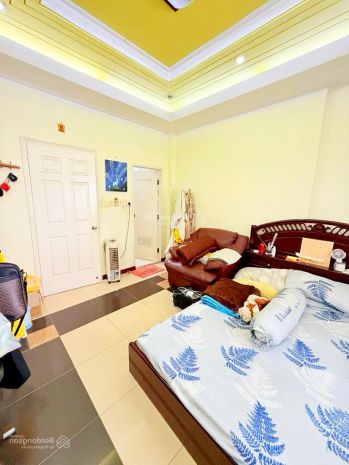 Bán nhà mặt tiền bùi minh trực, ngang 4m, xe hơi ngủ, tặng 7566698