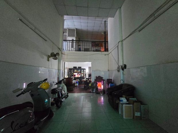 Nhà nở hậu 8m, mặt sau nhà dự phóng đường 12m ra mặt tiền, 7567779