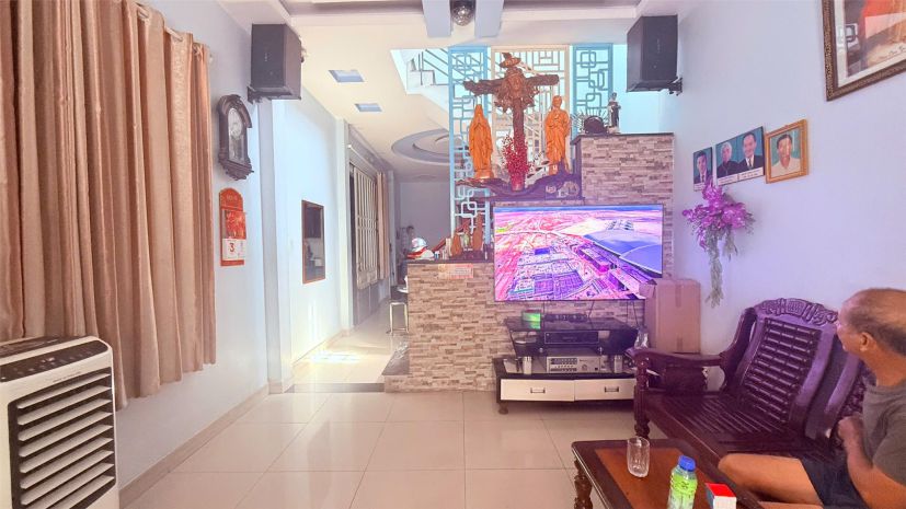Chính chủ, hẻm xe tải thông  vị trí kd đỉnh cao, gần công 7567898
