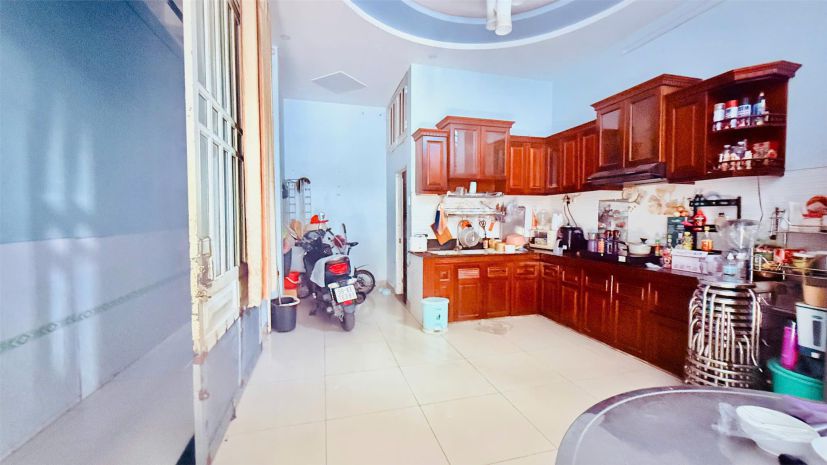 Chính chủ, hẻm xe tải thông  vị trí kd đỉnh cao, gần công 7567900