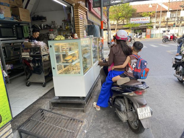 Sang nhượng tiệm bánh  nhà nguyên căn ngay khu trường học, 7568081