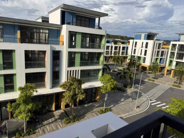 Chính chủ bán gấp nhà phố liền kề kđt meyhomes capital 7570166
