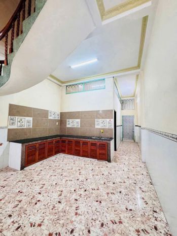 Nhà 4 tầng dt khủng,nở hậu mt ba đình p.10q.8 p. chánh 7575150