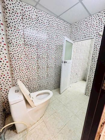 Nhà 4 tầng dt khủng,nở hậu mt ba đình p.10q.8 p. chánh 7575152