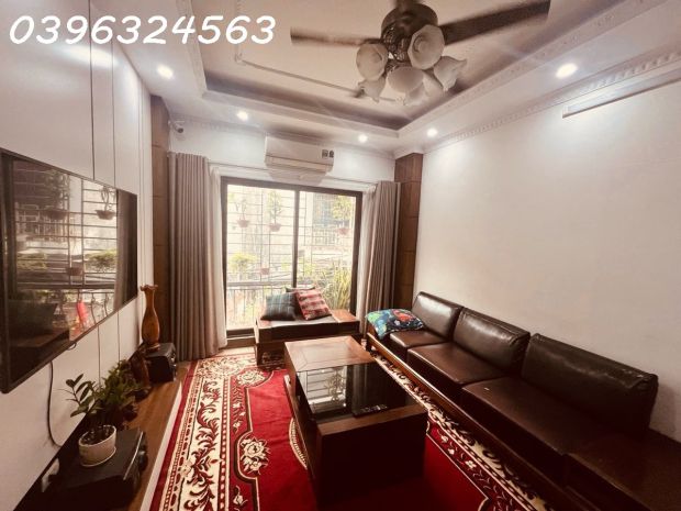 Bán nhà lô góc trương định hoàng mai  3 mặt thoáng  ô 7575837