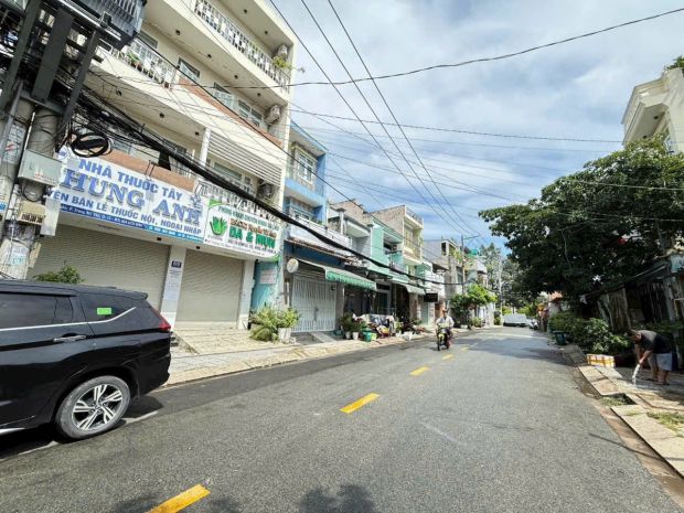 Đất mặt tiền giá rẻ hơn hẻm - trung mỹ tây  ngang khủng 7576070