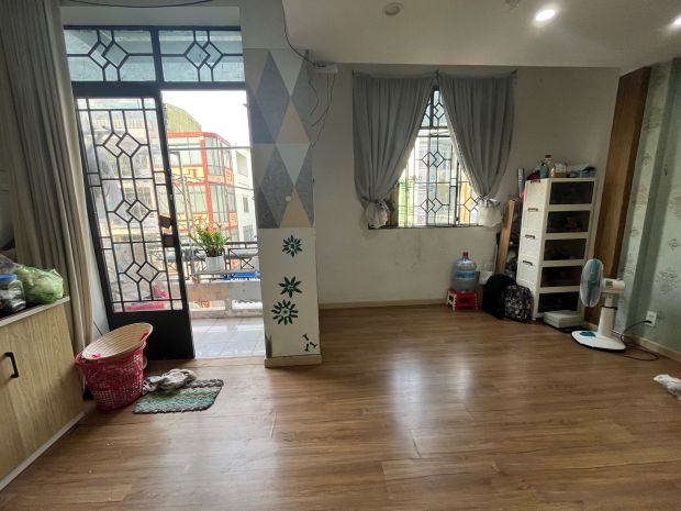Cho thuê nguyên tâng 2 phong   37 vĩnh hội, quận 4 7577589