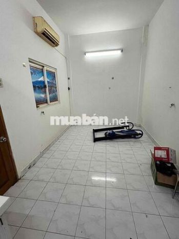 Cho thuê nguyên tâng 2 phong   37 vĩnh hội, quận 4 7577591