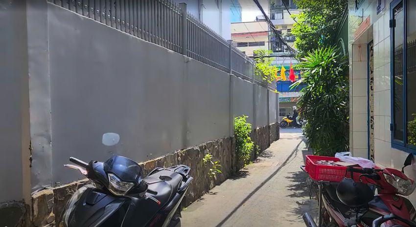 Hot hot cần bán căn nhà 3 mặt hẻm thoáng tại đường huỳnh 7578444
