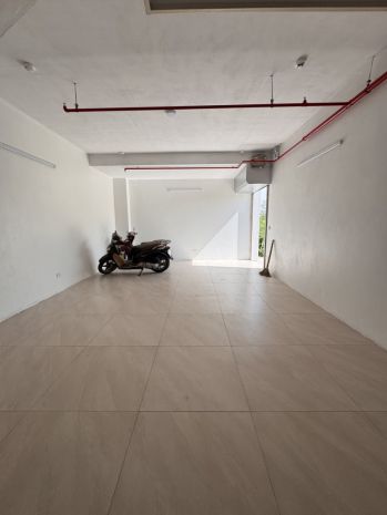 Tòa nhà dòng tiền ngọc thụy long biên  7 tầng thang máy 7578908