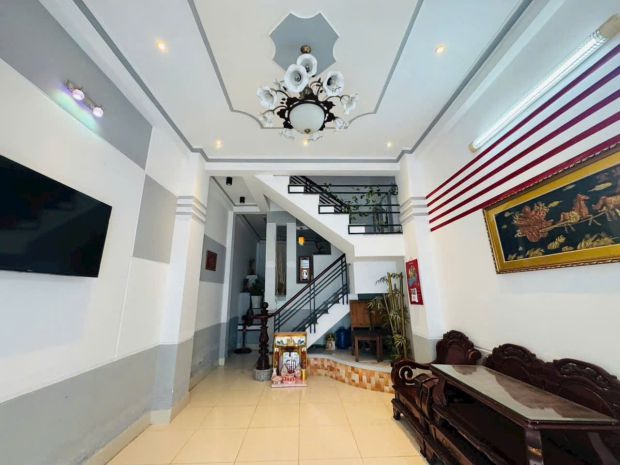 17. nhà 2 lầu full nội thất  giá chỉ 7 triệu võ trường toản 7579120
