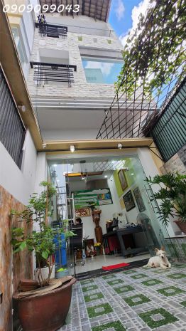 Nhà gò vấp  3 lầu hướng đông nam  giá cực tốt 7579247