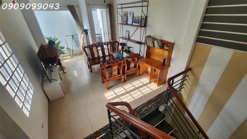 Nhà gò vấp  3 lầu hướng đông nam  giá cực tốt 7579248