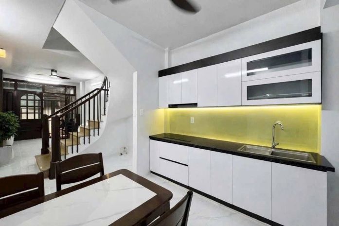 Siêu phẩm đàm quang trung  long biên-ga ra ôtô- thang máy 7580863