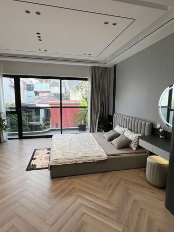 Siêu phẩm đàm quang trung  long biên-ga ra ôtô- thang máy 7580864