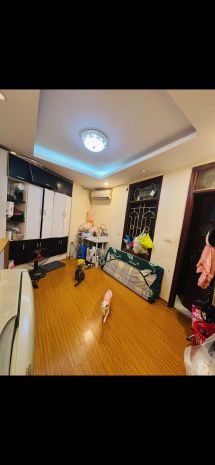 Mình cần tìm 1 nữ ở ghép phòng rộng 20m2 tại khu vực đội 7580898