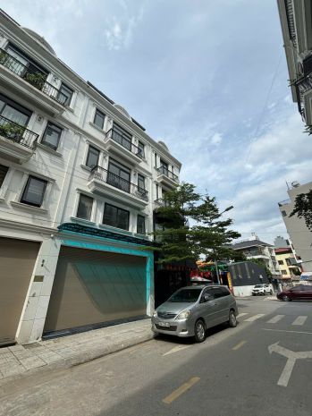 Chính chủ bán nhà 5 tầng + 1 sân thượng, thang máy hiện đại 7581083