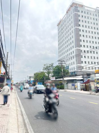 Cho thuê  nhà 2 tầng mặt tiền đường quốc lộ 50 xã bình 7581172