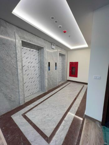 Bán tòa văn phòng mặt phố nguyễn văn huyên 400m2 11 tầng 7582083