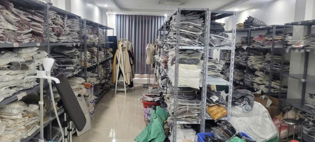 Cho thuê văn phòng mới đẹp 3 tầng  căn góc khu đất dịch vụ 7583733