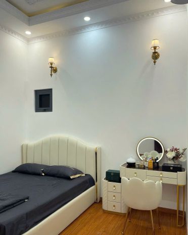 19. nhà lầu full nội thất sát vincom hùng vương 7583857