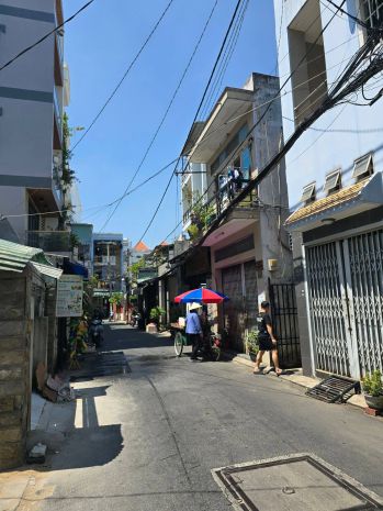 Nhà tân phú, 1trệt 3lầu, 4 phòng ngủ, giá 7,2 tỷ tl 7583937