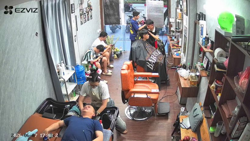 Sang nhượng tiệm tóc nam trần cung do gia đình có công việc 7586188